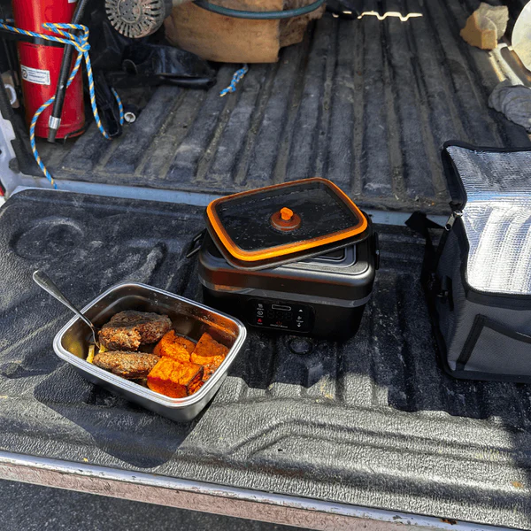 Roam Essentials™ Premium Heated Lunch box Kit