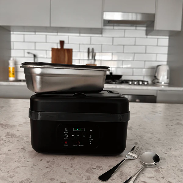 Roam Essentials™ Premium Heated Lunch box Kit